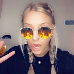 Meet your Posher, Kaitlyn